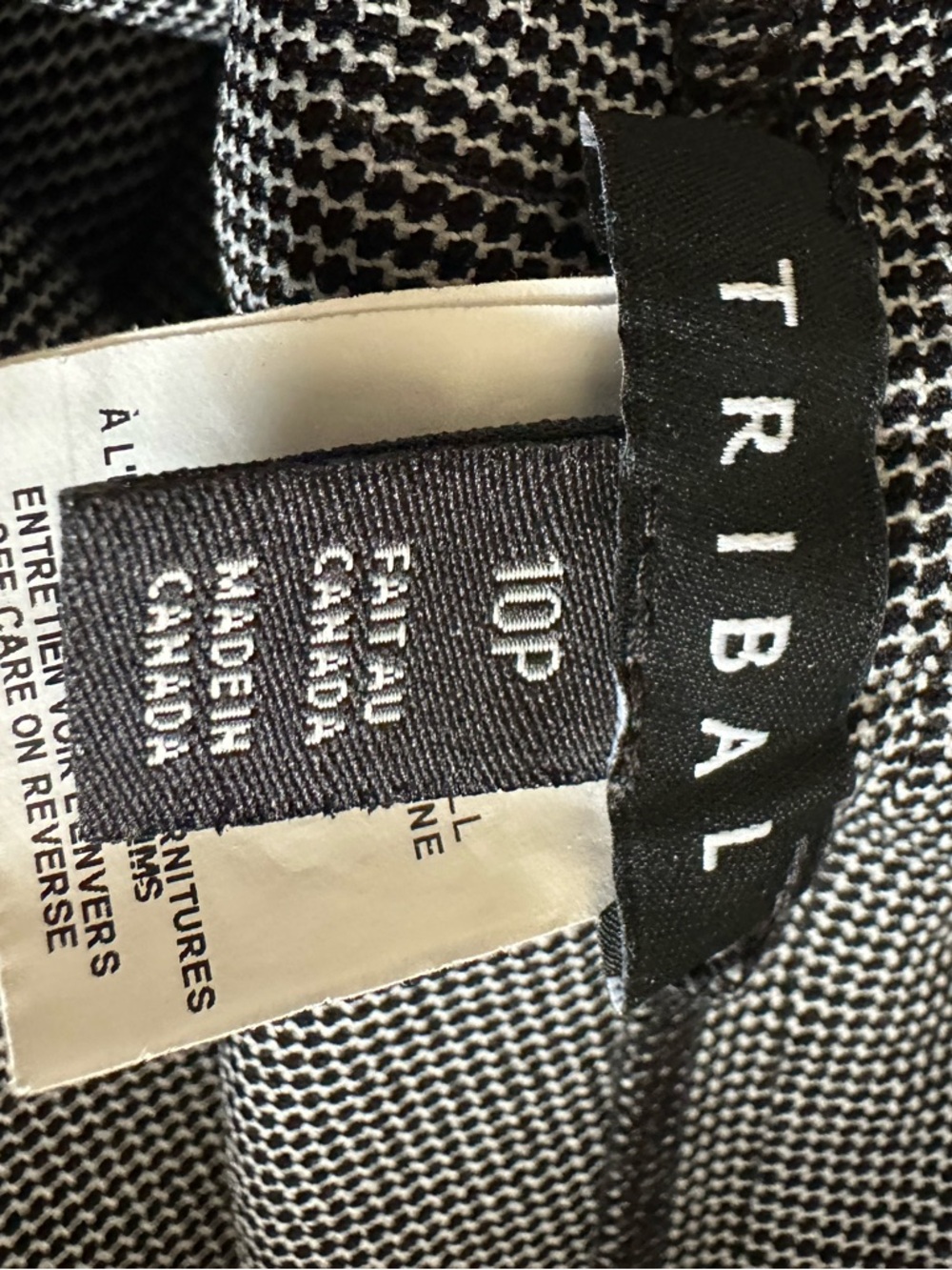 Tribal Women’s black/white Cropped Pants — Subtle Pattern - Picture 4 of 6